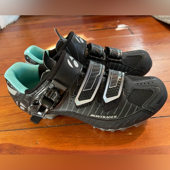 Bontrager Women’s Cycle Shoes size 5 - Picture 2 of 4